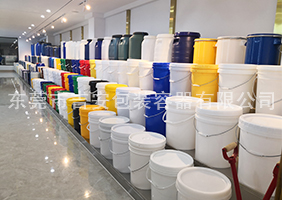 吉安容器一樓涂料桶、機油桶展區(qū)